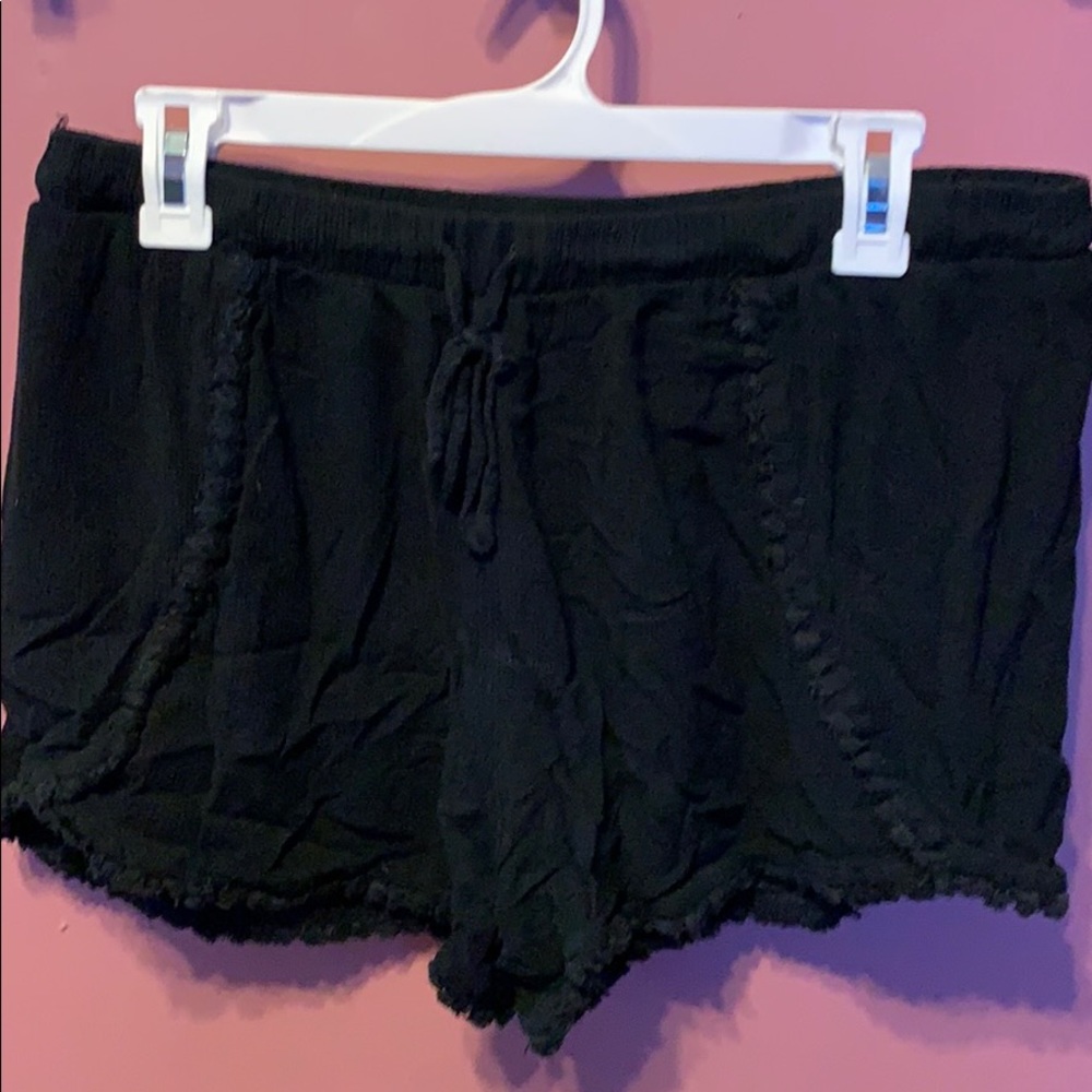 Fringe trimmed shorts